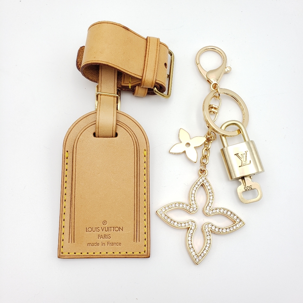 Authentic Louis Vuitton Luggage Tag, Gold Padlock w/ Unbranded Keychain 011326